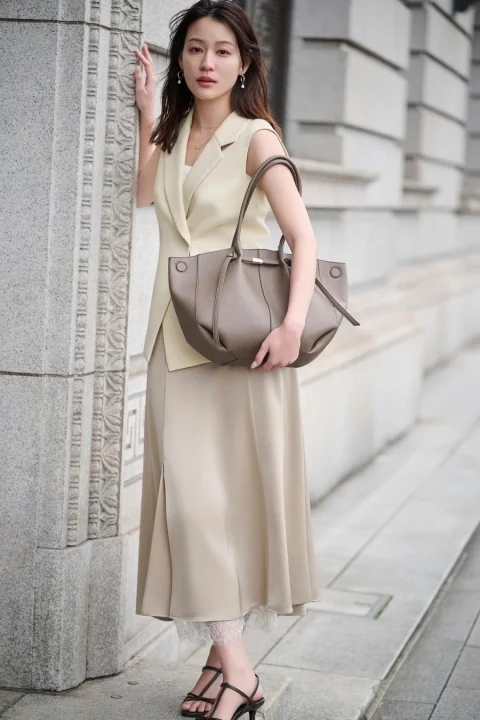 ベージュ系のワントーンコーデ