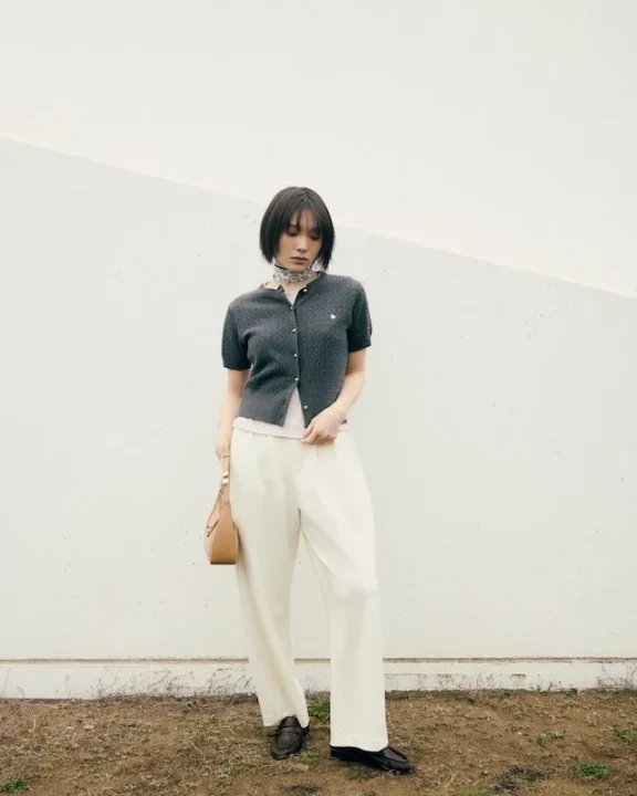 グレーカーディガン