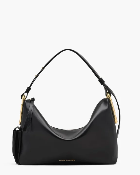 黒いショルダーバッグ