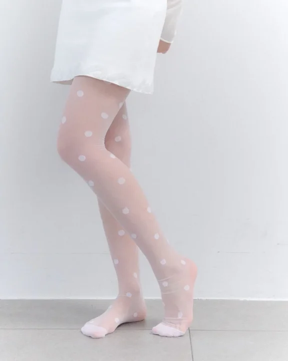 白いタイツ、ドット柄、水玉模様