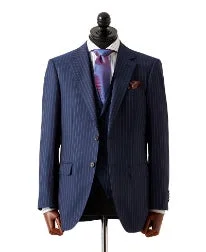 ネイビースリーピーススーツ