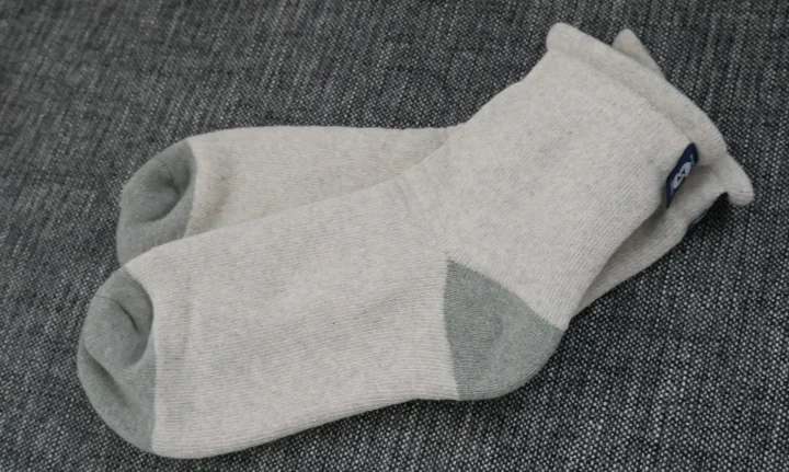 ゆっくり編み立てたもちふわ靴下の画像