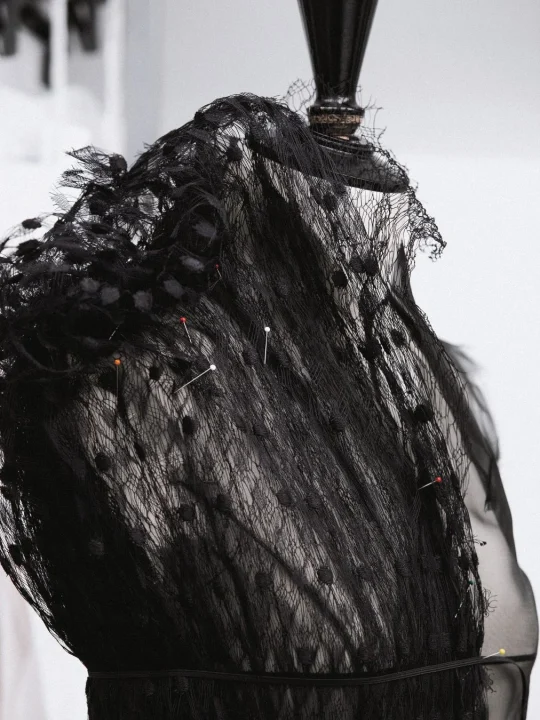 黒いレース生地のクローズアップ