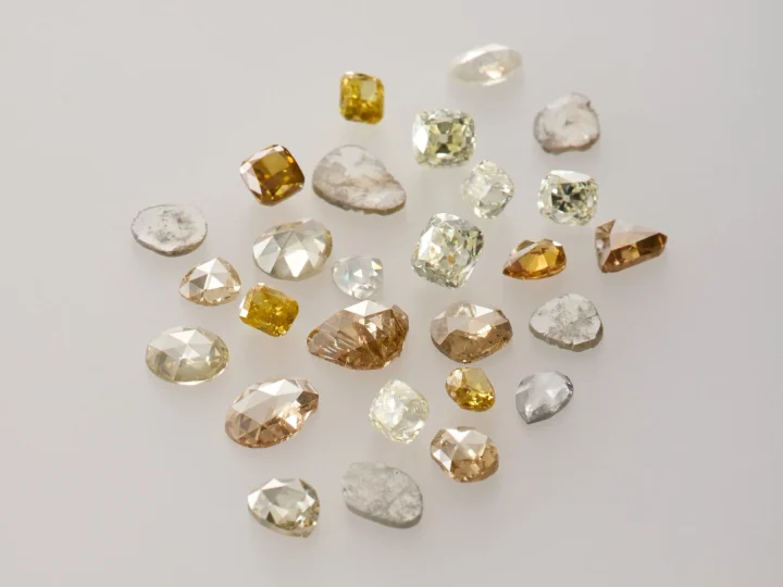 様々な形のナチュラルダイヤモンド