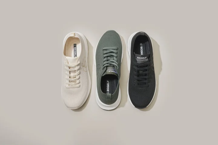 スニーカー3足俯瞰