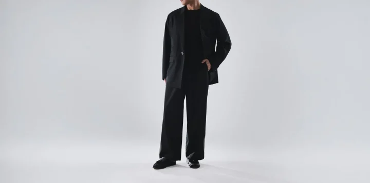 独自素材ultimexを使用したパンツ