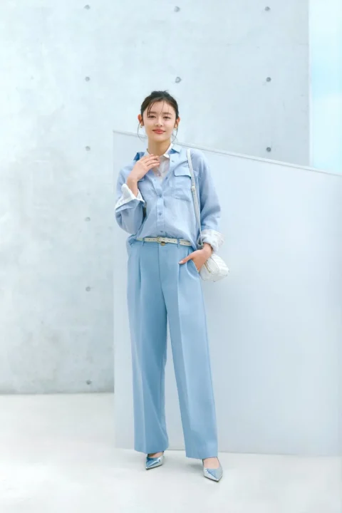 シャツとパンツのコーディネート