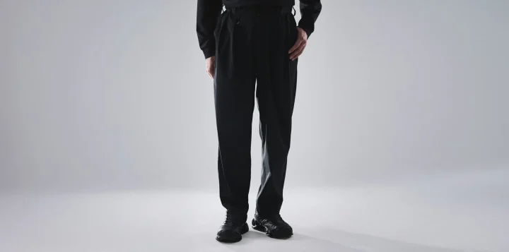 テーパードシルエットの着用イメージ