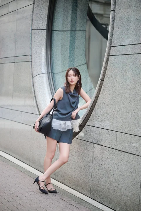 ノースリーブとショートパンツのセットアップ