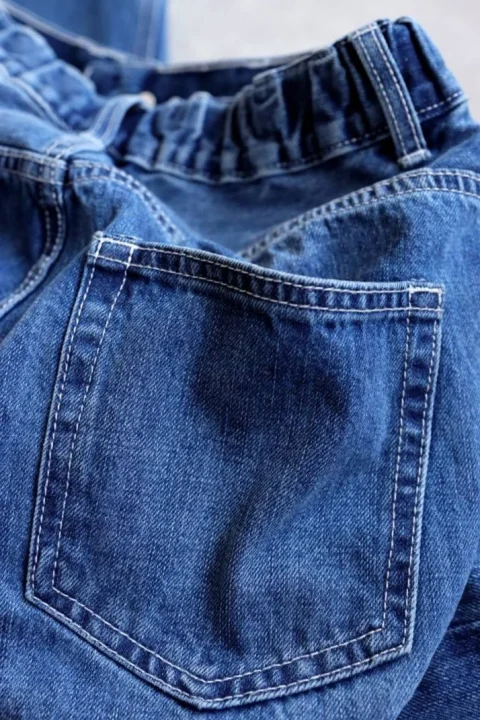 デニムの背面クローズアップ、ポケット、ステッチ