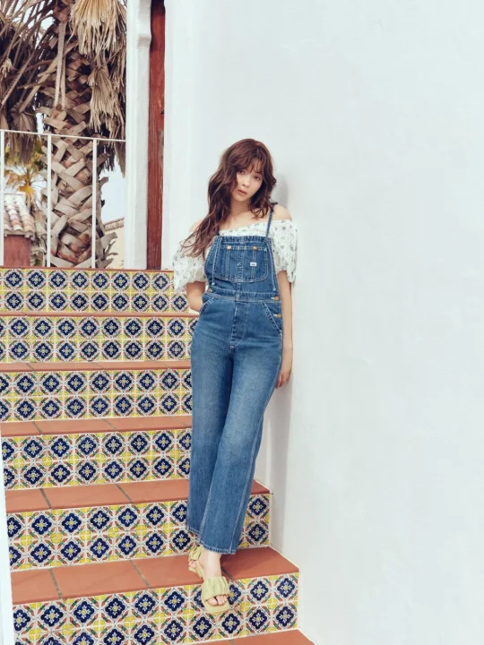 COCO DEAL/Lee ストレートスリムデニムサロペット着用イメージ