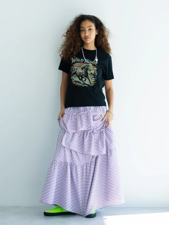 バイクチームビンテージライクTとストライプランダムラッフルスカート