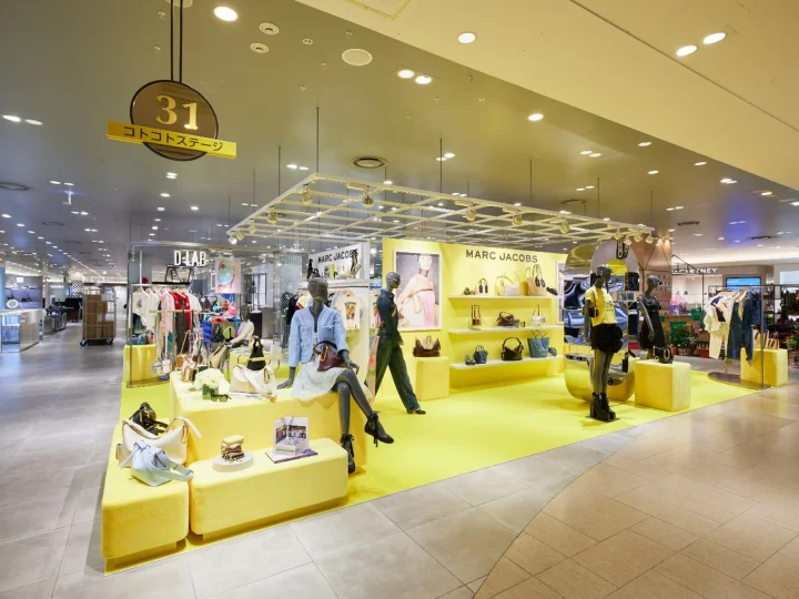 ポップアップストアのディスプレイ