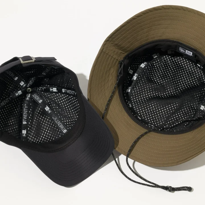 メッシュ素材が確認できるキャップとハットの内側