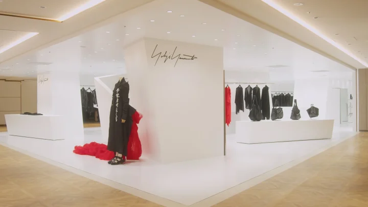 ヨウジヤマモト西武池袋本店の店内