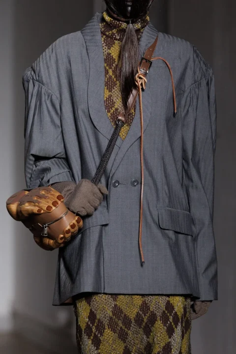 CURVED LAPEL JACKET着用モデル