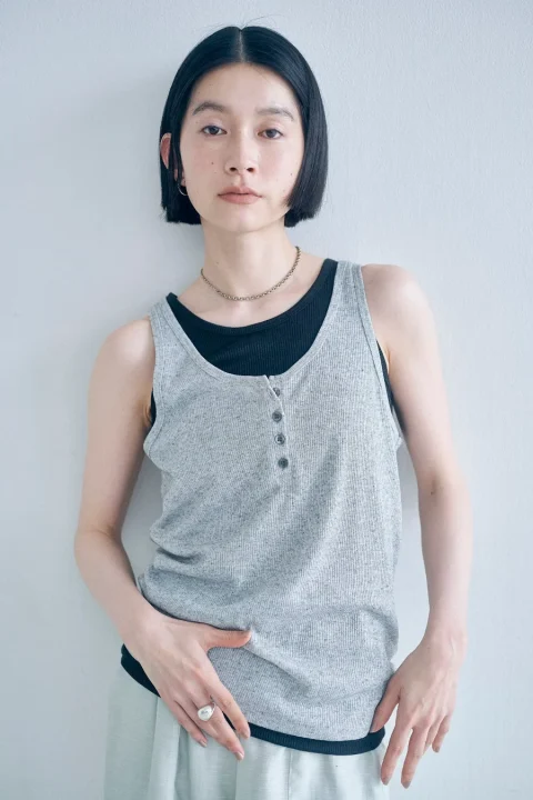 Obis&のタンクトップスタイル