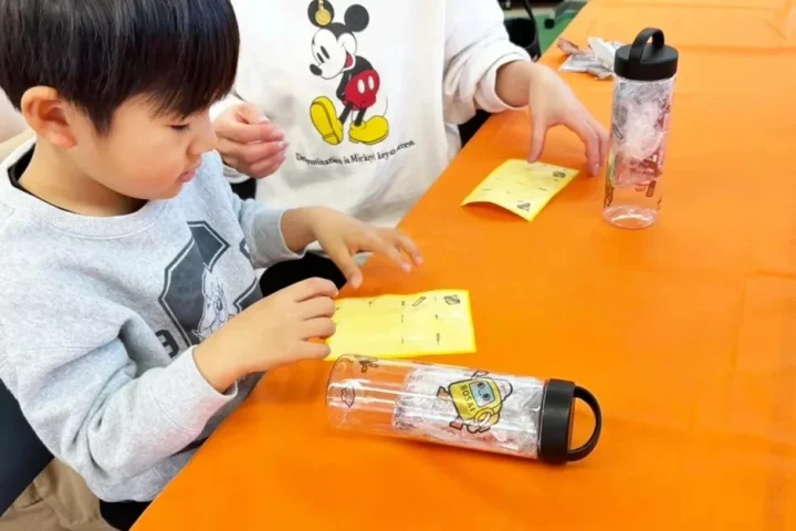 防災ボトル制作ワークショップの様子