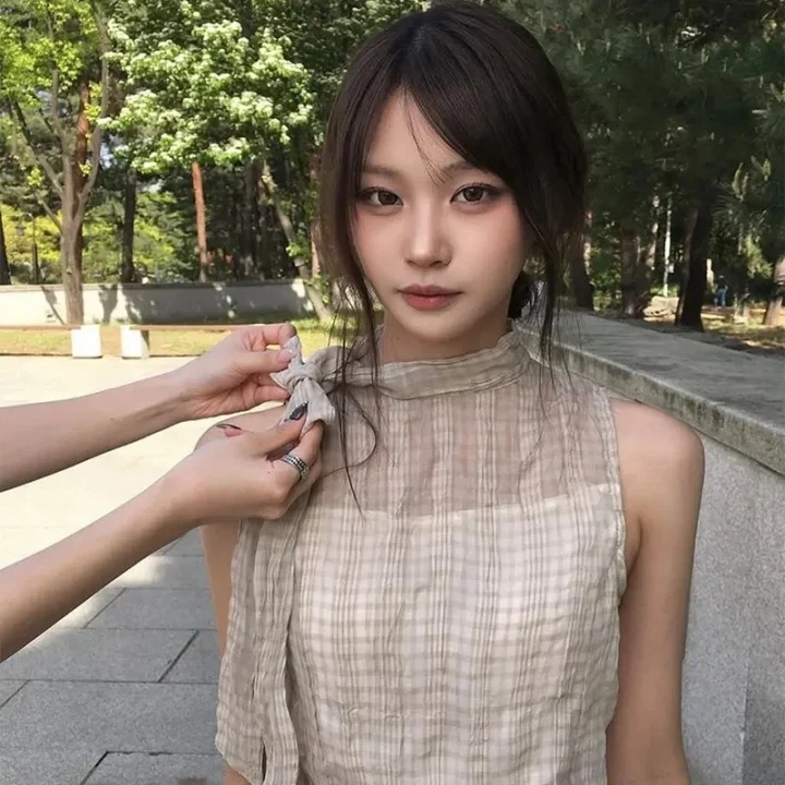 チェック柄のノースリーブトップス