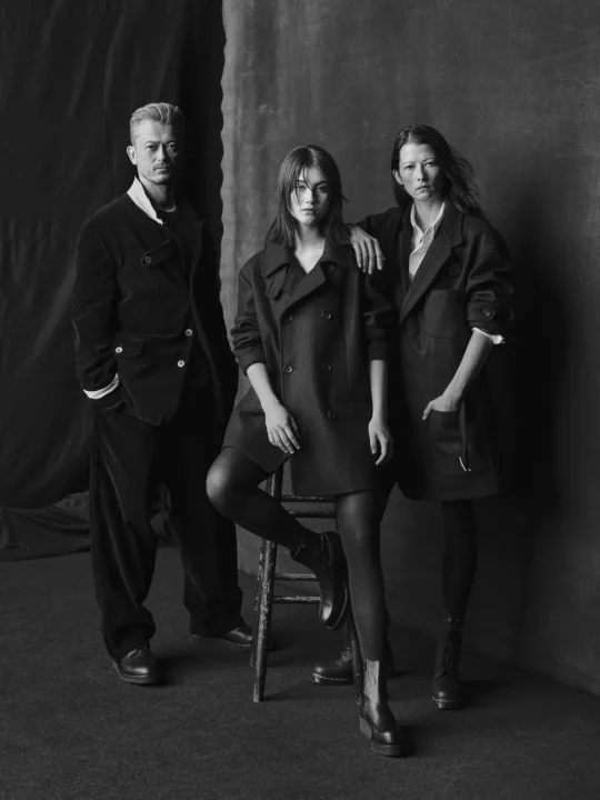 モノクロの3人組ポートレート