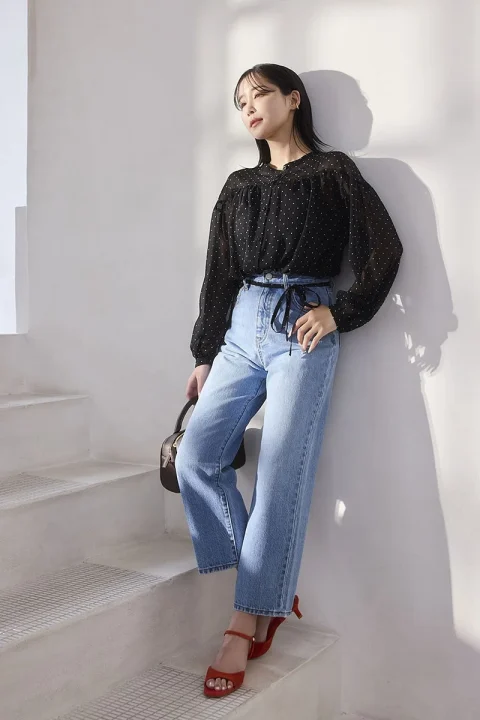 MIDDLE RISE STRAIGHT DENIM着用イメージ1