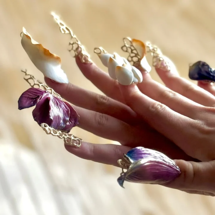 芸術的なネイルアート