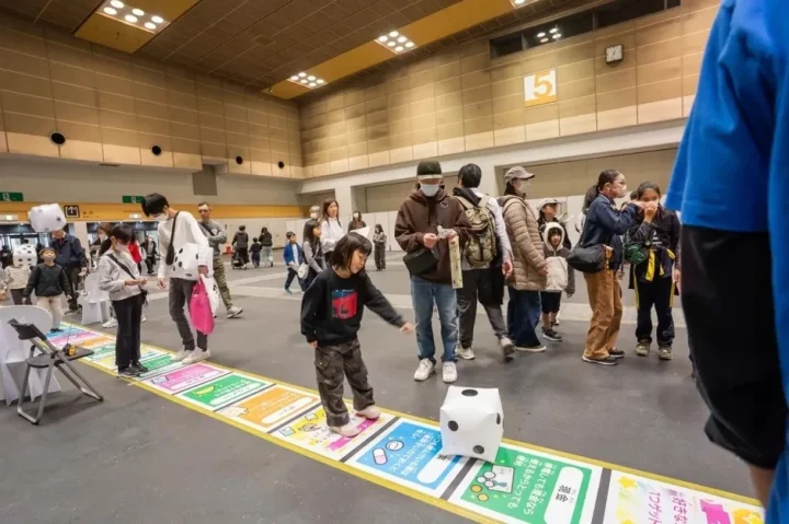 巨大防災スゴロクのイベント風景