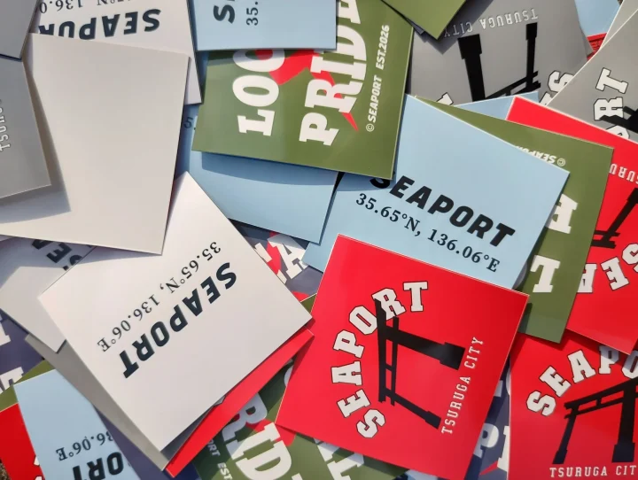 SEAPORTのロゴ入りカードやステッカー