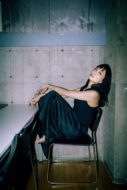 板谷由夏氏