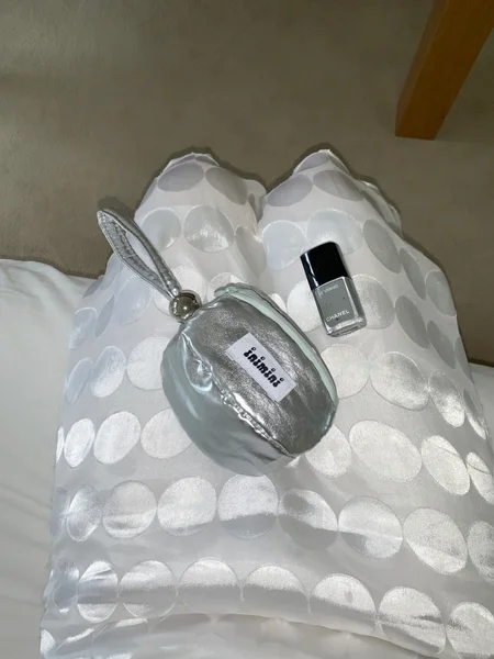 iniminiのポーチとコスメ