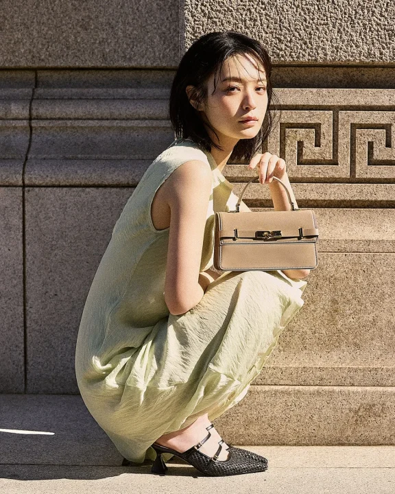 LOOK 02