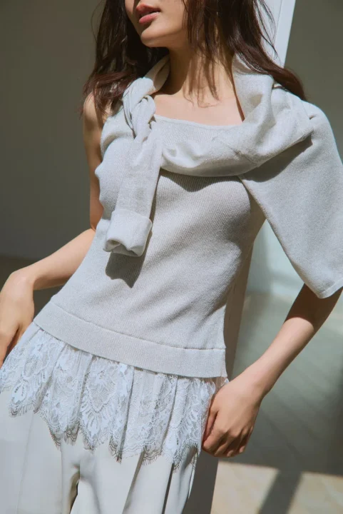 LOOK 2 アンサンブルニットとテーパードパンツ 別カット