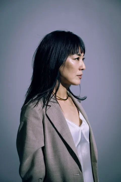 板谷由夏氏