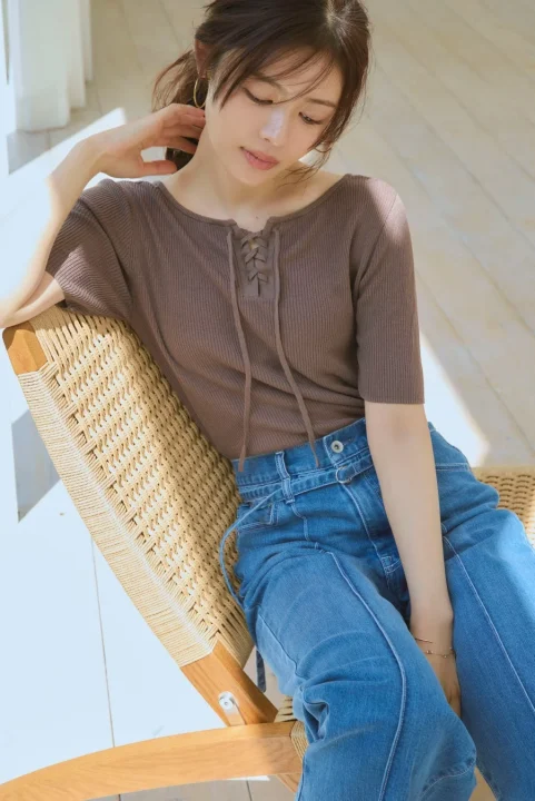 LOOK 3 調温ワイドデニムと2WAYリブニット