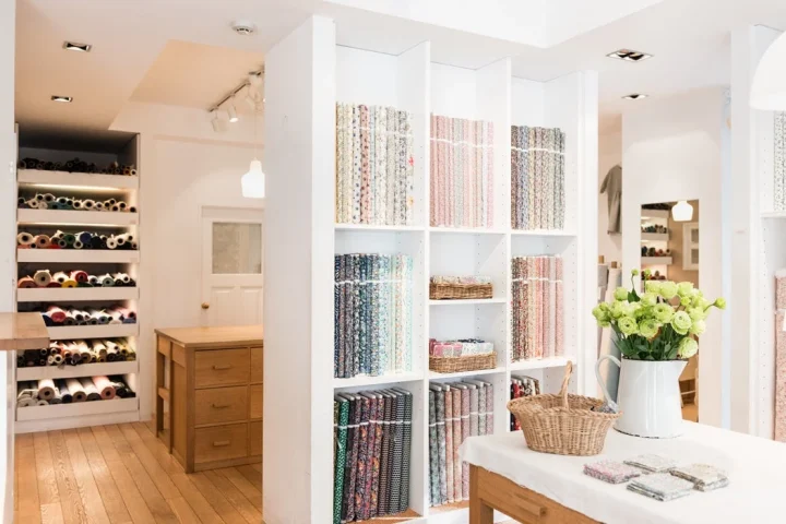 CHECK&STRIPE吉祥寺店の店内