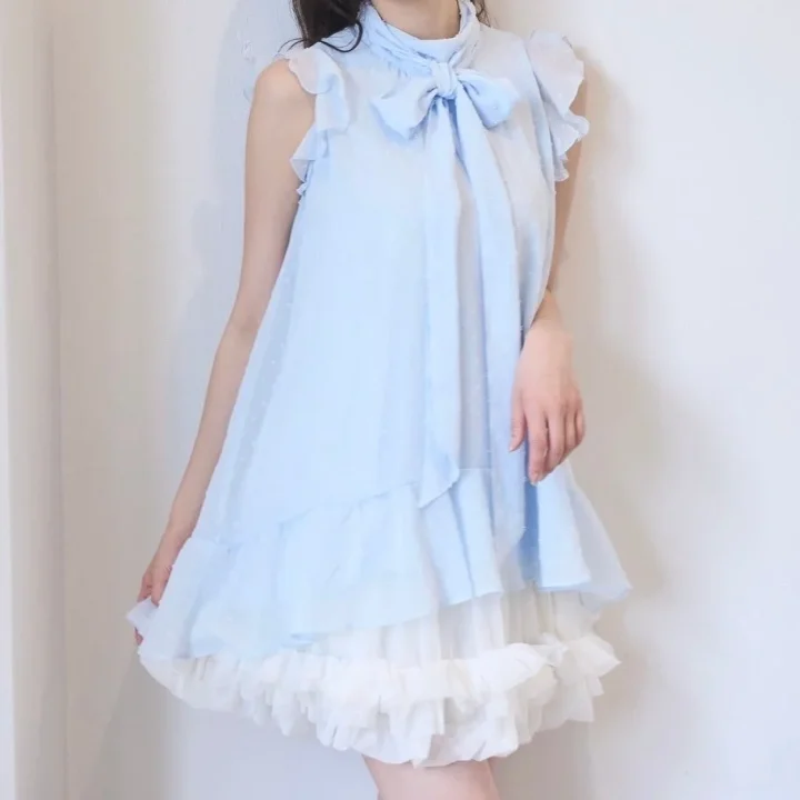 フリルが重なるミニスカート