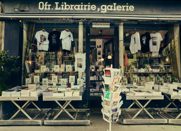 Ofr. Librairie, galerieの店先