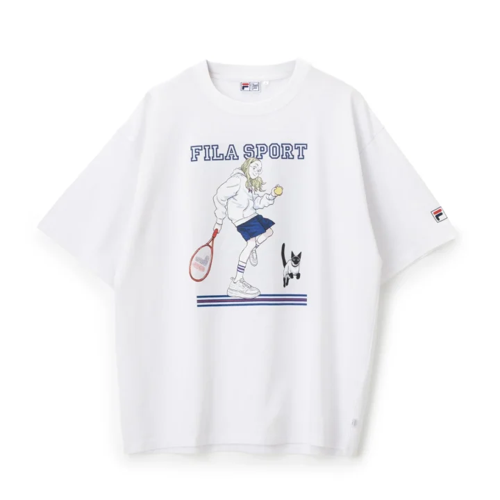 白いTシャツにテニスをする女性と黒猫のイラスト
