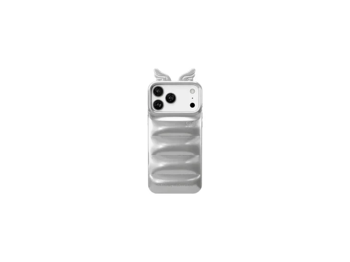 シルバーのキルティングiPhoneケース