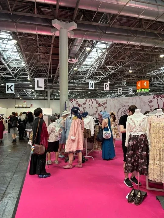 ファッションイベントのブース