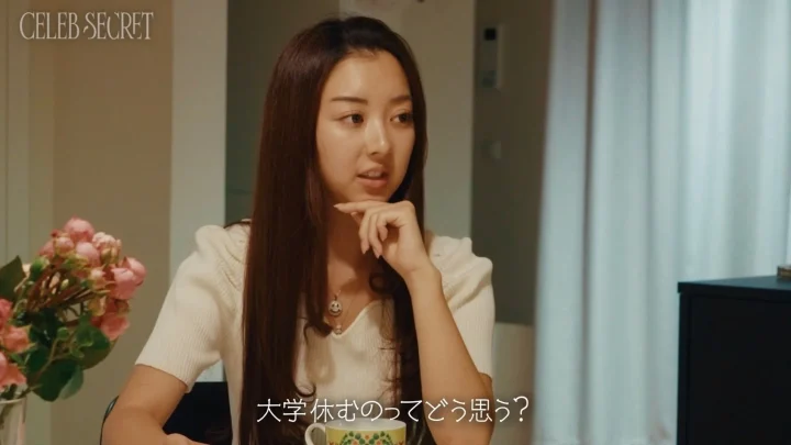 考え込むLaraさん