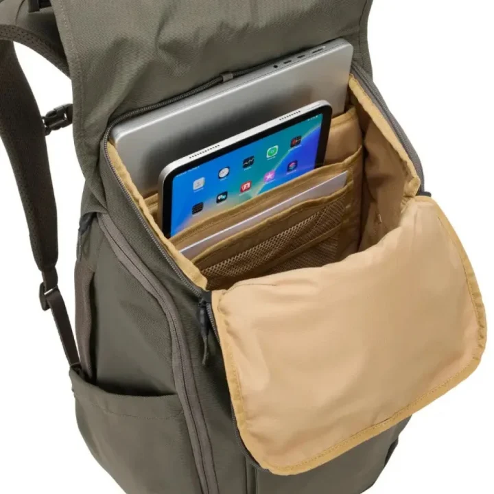 Thule Paramount Backpack 27L PC収納