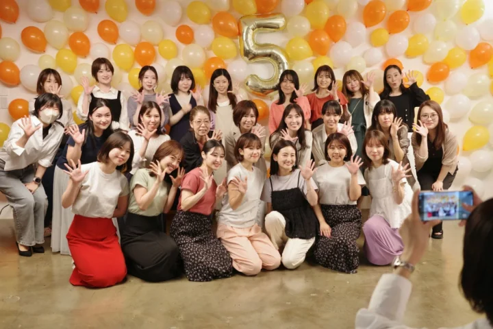 COHINA 5周年記念イベントでの集合写真