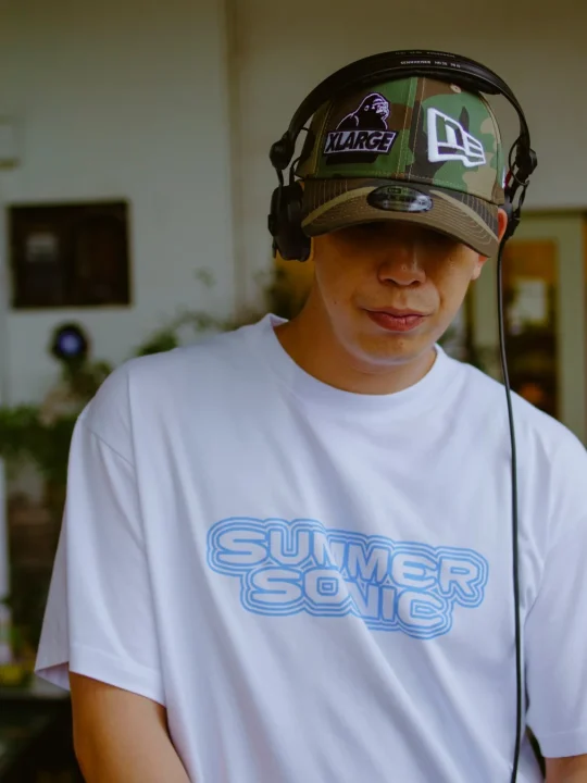 SUMMER SONIC Tシャツの男性