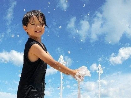 子供の水遊び