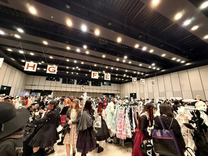 Gothic and Lolita Marketの会場風景