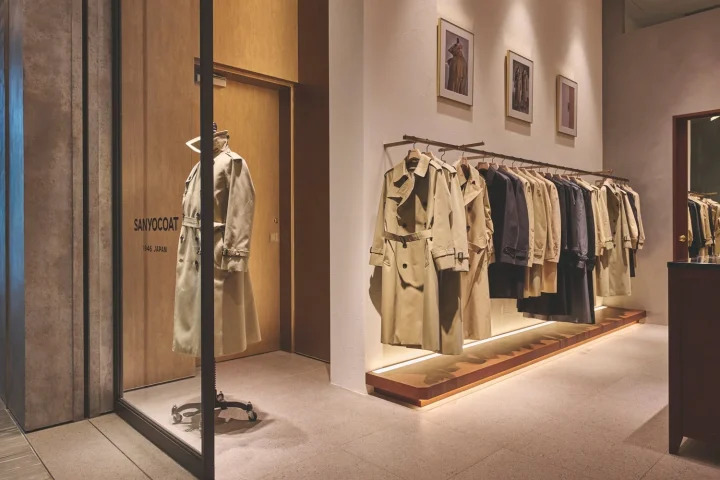 アパレルショップ、洋服店、トレンチコート、コート、ファッション、衣料品、店舗、ディスプレイ、三陽商会、SANYOCOAT