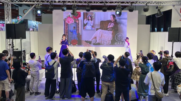 axes femmeのイベントステージ