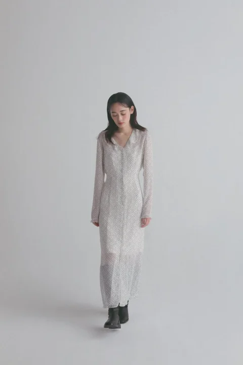 白いドット柄シアーワンピース