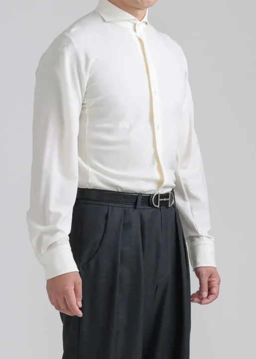 wool116を着用した男性モデル